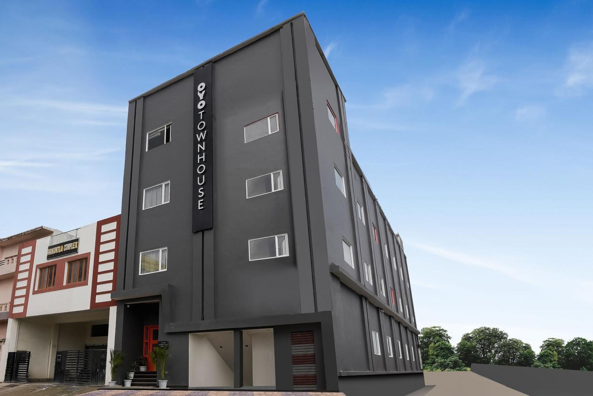 Townhouse The Awadh Airport Near Chaudhary Charan Singh International Airport Hotel Bijnaur Ngoại thất bức ảnh
