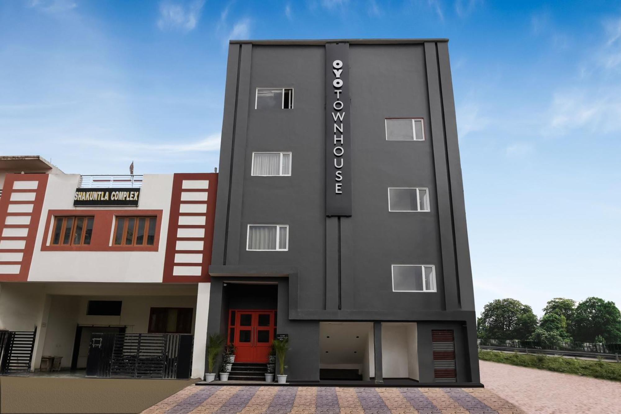 Townhouse The Awadh Airport Near Chaudhary Charan Singh International Airport Hotel Bijnaur Ngoại thất bức ảnh