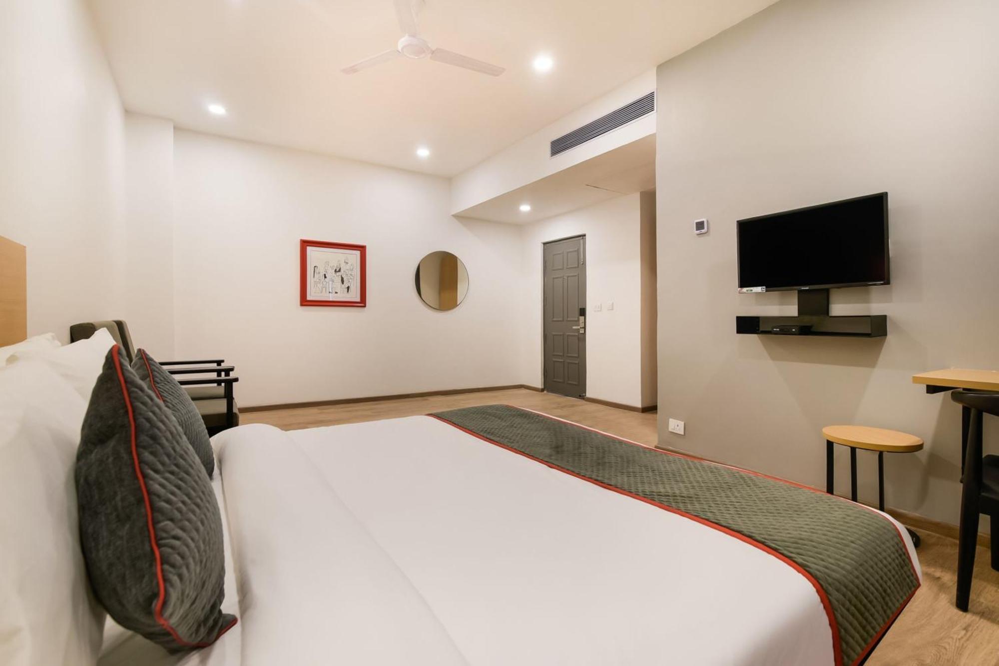 Townhouse The Awadh Airport Near Chaudhary Charan Singh International Airport Hotel Bijnaur Ngoại thất bức ảnh