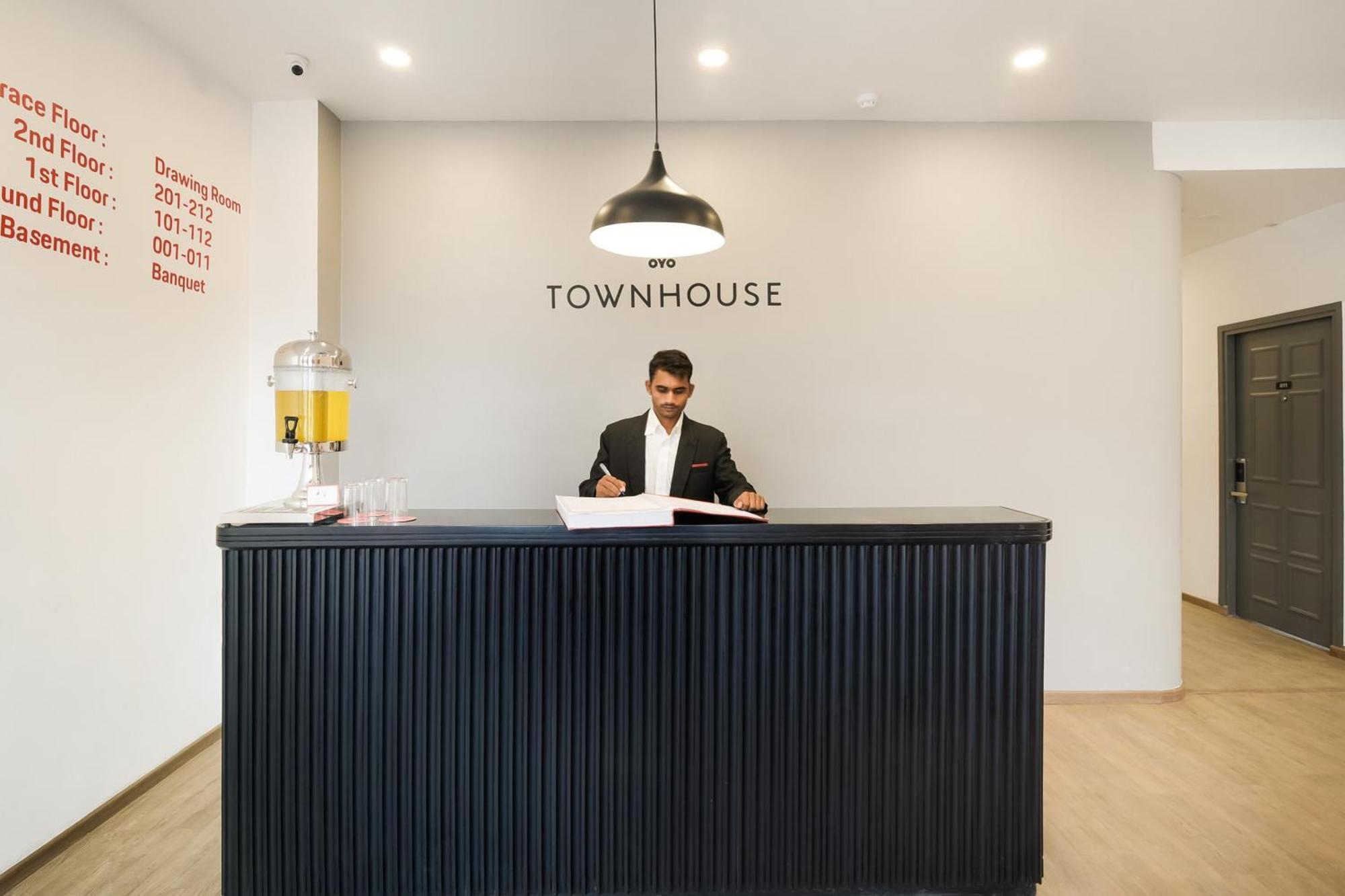 Townhouse The Awadh Airport Near Chaudhary Charan Singh International Airport Hotel Bijnaur Ngoại thất bức ảnh