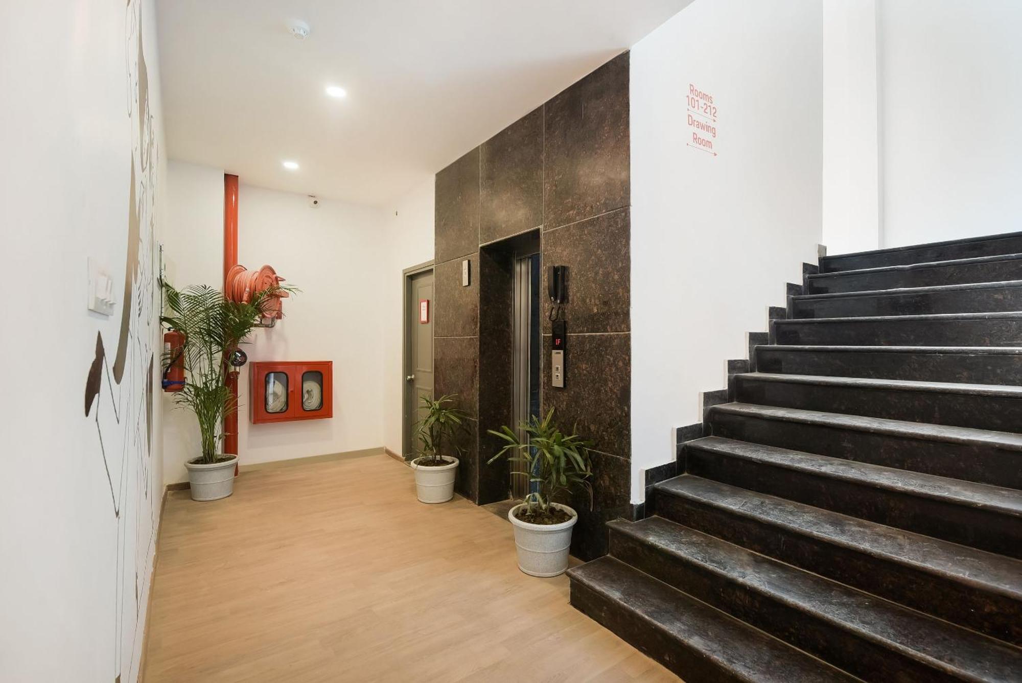 Townhouse The Awadh Airport Near Chaudhary Charan Singh International Airport Hotel Bijnaur Ngoại thất bức ảnh